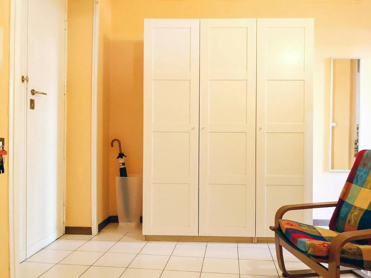 La Casa Colorata Ten Minutes To Colosseum Apartment Rome 0*,