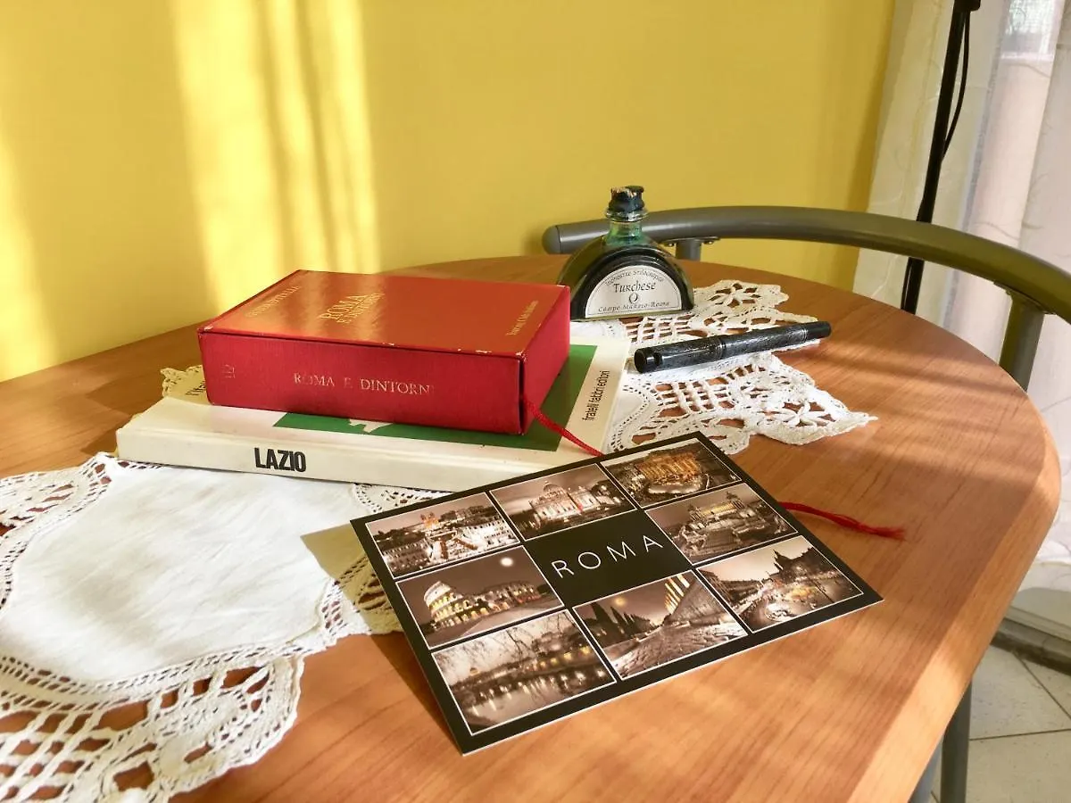 La Casa Colorata Ten Minutes To Colosseum Apartment Rome