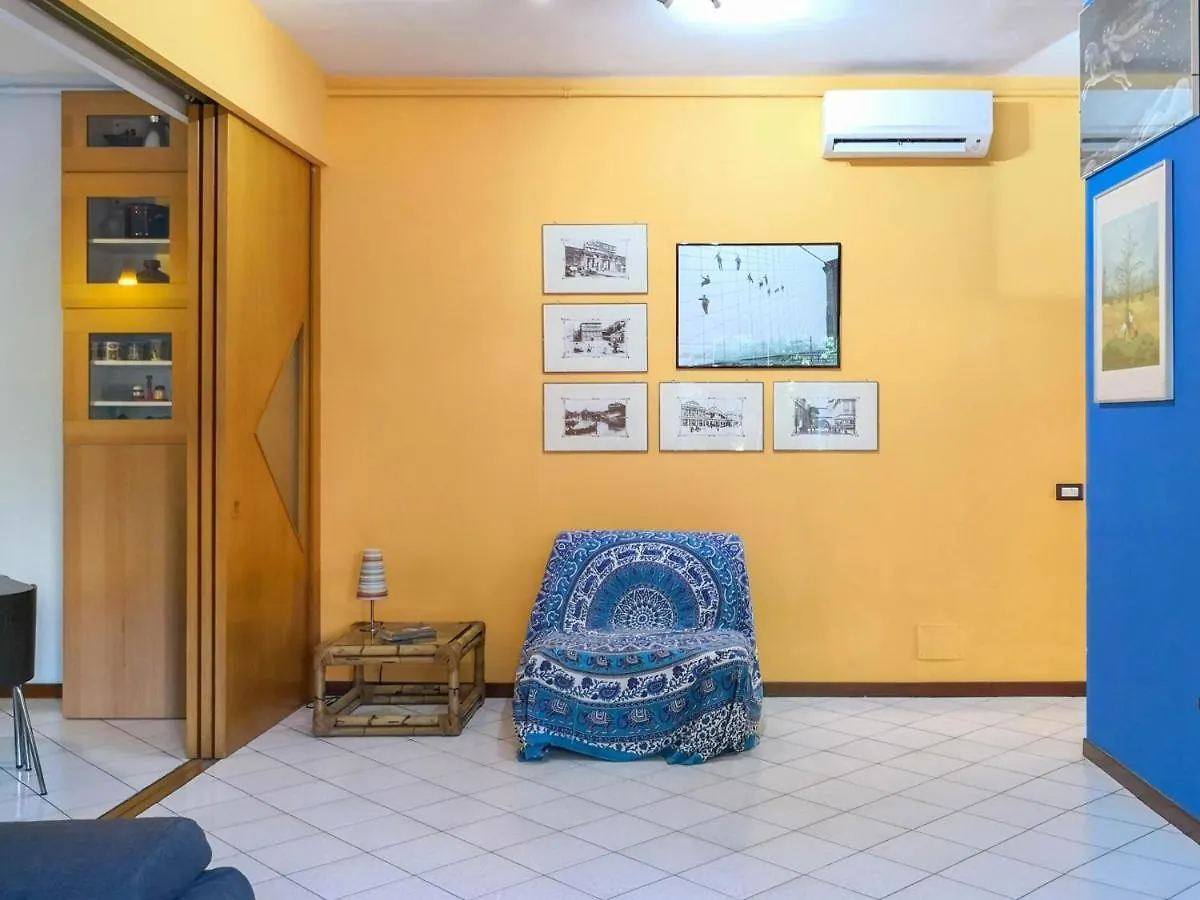 La Casa Colorata Ten Minutes To Colosseum Apartment Rome