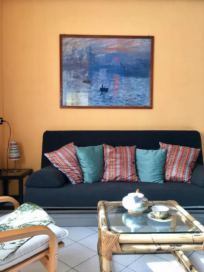 La Casa Colorata Ten Minutes To Colosseum Apartment Rome