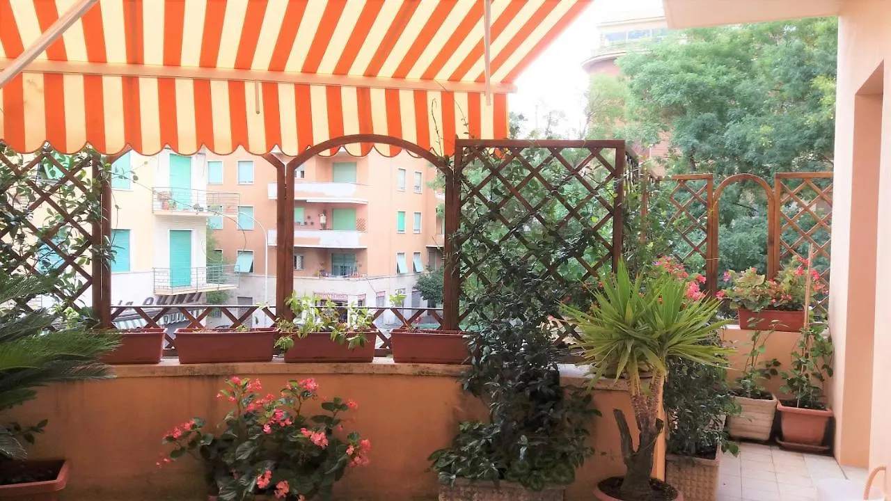La Casa Colorata Ten Minutes To Colosseum Appartement Rome
