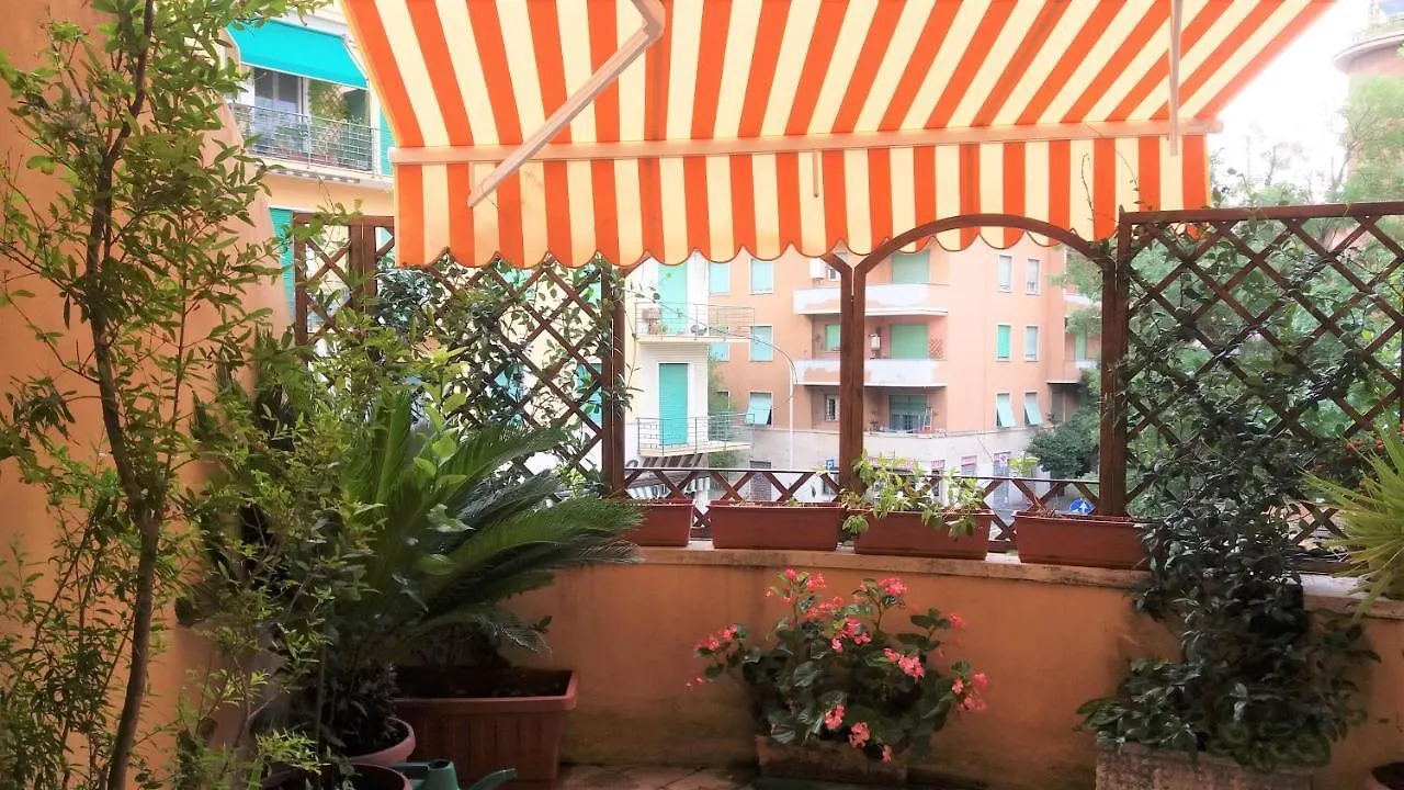 La Casa Colorata Ten Minutes To Colosseum Appartement Rome